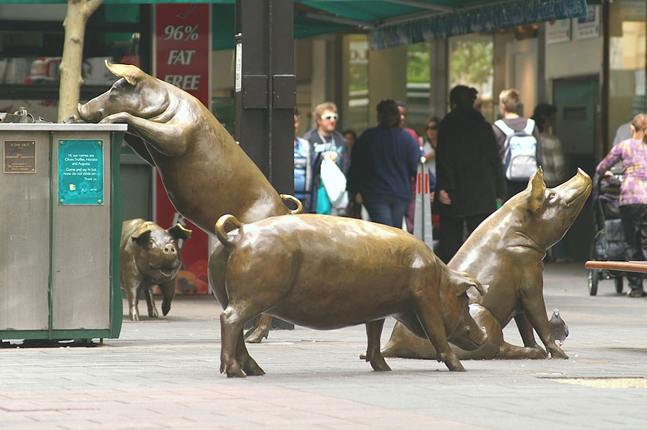 An image of Rundle Mall Pigs, Adelaide Australia